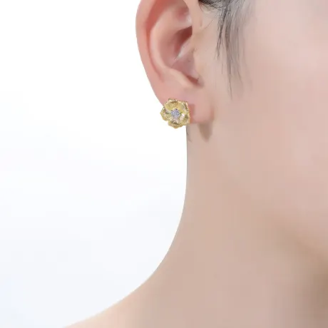 Boucles d'oreilles à tige florales plaquées or 14 carats avec oxyde de zirconium transparent