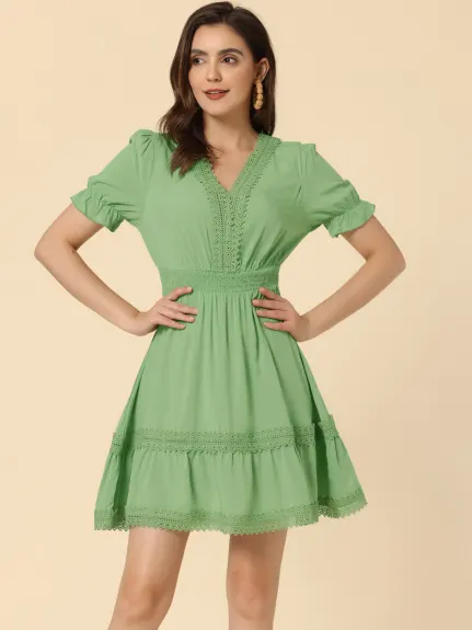 Allegra K- Mini robe bohème à col en V et taille élastique smockée à manches courtes