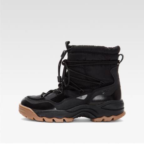 Reebok Renie Retail Exclusive in Ankle Boots