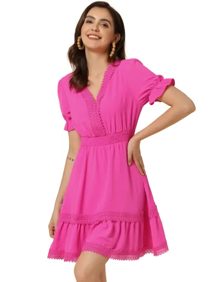 Allegra K- Mini robe bohème à col en V et taille élastique smockée à manches courtes