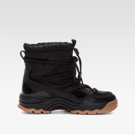 Reebok Renie Retail Exclusive in Ankle Boots