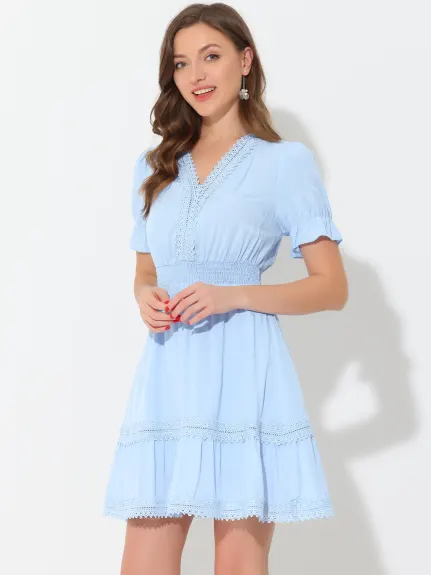 Allegra K- Mini robe bohème à col en V et taille élastique smockée à manches courtes