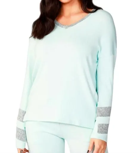french kyss - Long Sleeve Love V-Neck Top