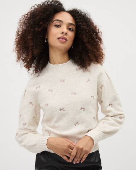 Long-Sleeve Crew-Neck Spongy Pullover with Scalloped Trims