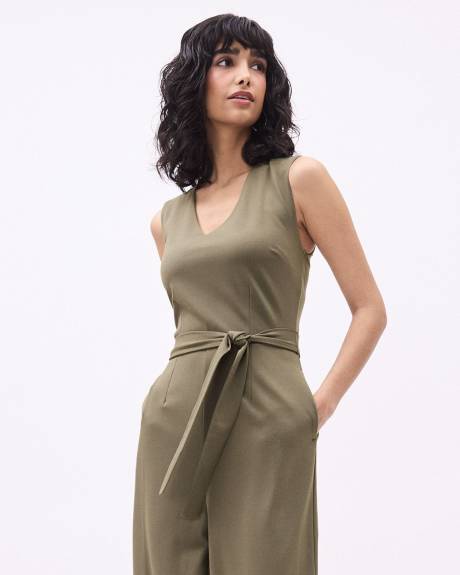 Sleeveless Wide-Leg Jumpsuit with V Neckline