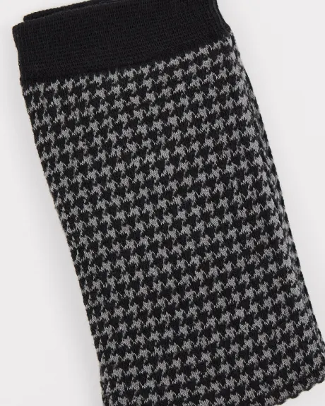 Crew Socks with Houndstooth Pattern