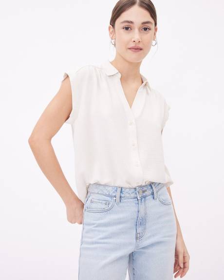 Extended-Sleeve Buttoned-Down Fluid Blouse with Shirt Collar