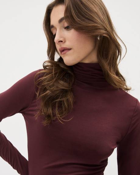 Fitted Long-Sleeve Mock-Neck Tee