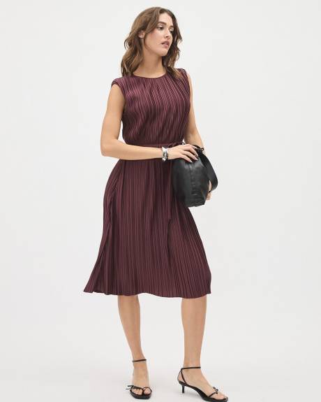 Robe Midi Plissée à Manches Très Courtes