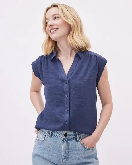 Extended-Sleeve Buttoned-Down Fluid Blouse with Shirt Collar