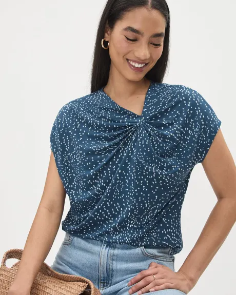 Extended-Sleeve Crew-Neck Top with Twisted Detail