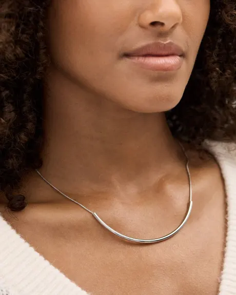 Short Necklace with Curved Metal Tube