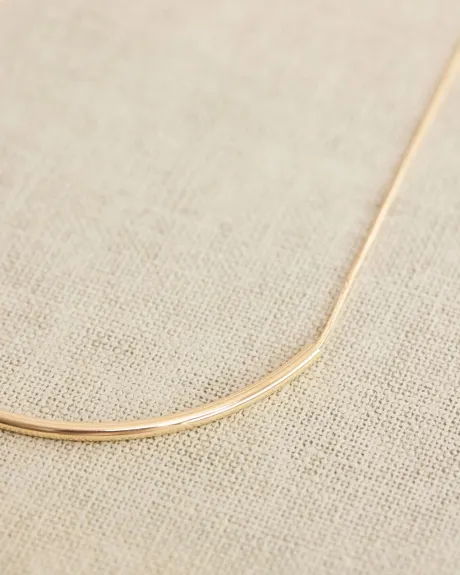 Short Necklace with Curved Metal Tube