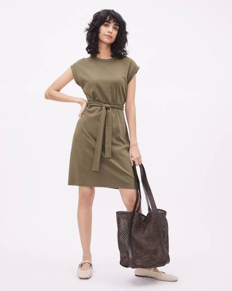 Extended-Sleeve Crew-Neck Shift Dress