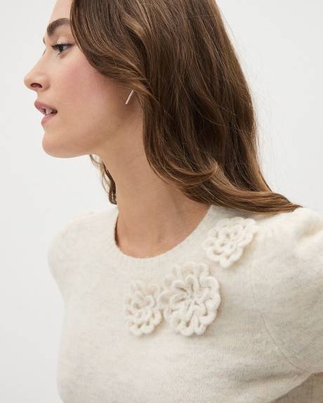 Elbow-Sleeve Crew-Neck Pullover with Flowers