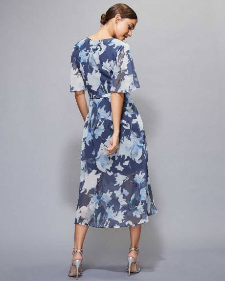 Robe Cocktail Midi Cintrée et Évasée à Manches Courtes à Volants