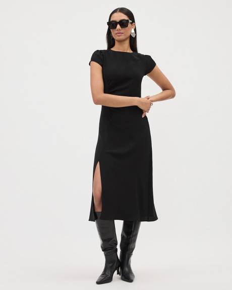 Robe Midi Noire à Manches Très Courtes et Fente Avant