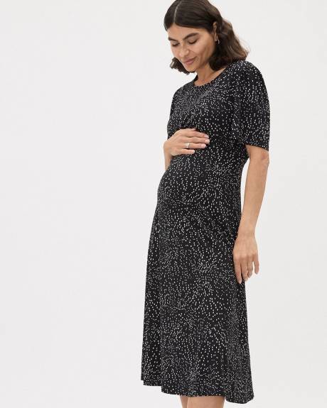 Short-Sleeve Crew-Neck Midi Dress - Thyme Maternity