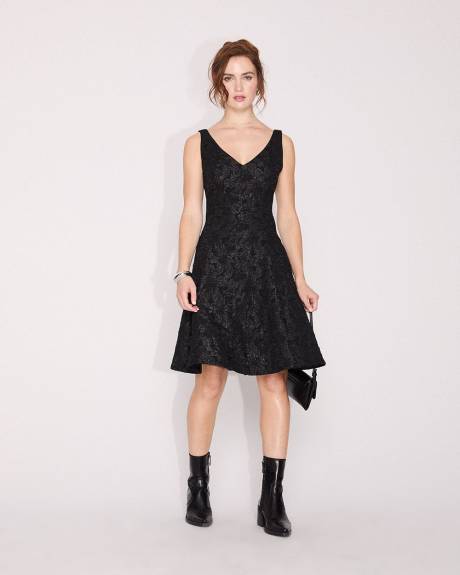 Robe Cintrée et Évasée en Jacquard Sans Manches