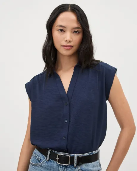 Extended-Sleeve Buttoned-Down Fluid Blouse with Shirt Collar