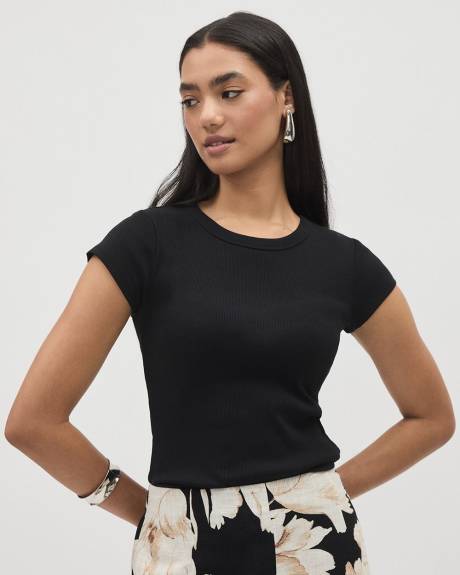 Short-Sleeve Ribbed Bodycon T-Shirt with Crew Neckline