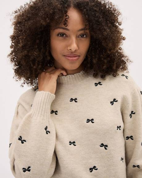 Long-Sleeve Crew-Neck Spongy Pullover with Scalloped Trims