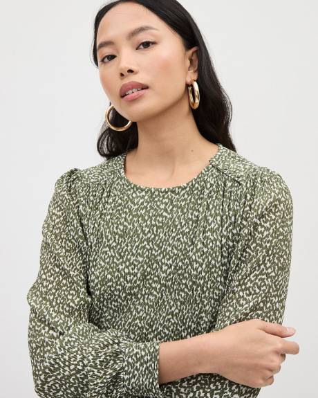 Long-Puffy-Sleeve Top with Buttons at Shoulder