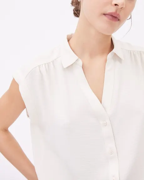 Extended-Sleeve Buttoned-Down Fluid Blouse with Shirt Collar