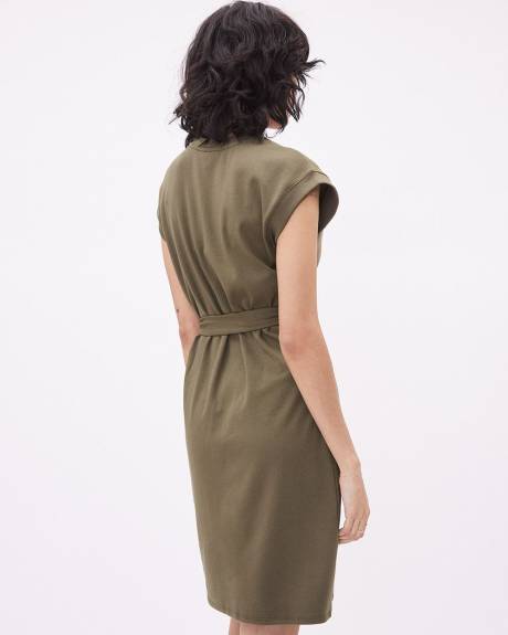 Extended-Sleeve Crew-Neck Shift Dress