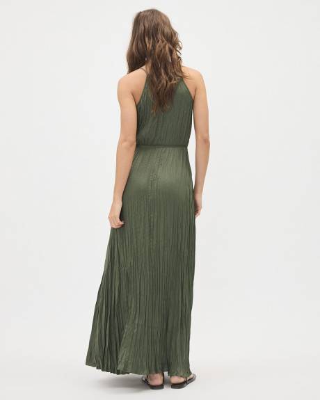 Sleeveless Maxi Dress with Halter Neckline