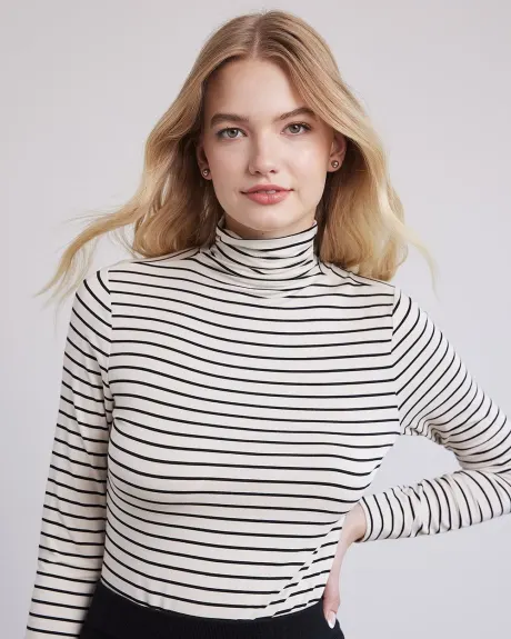 Fitted Long-Sleeve Mock-Neck Tee