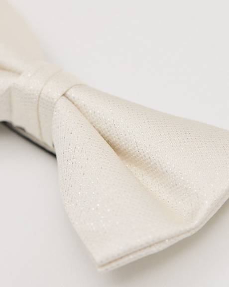 White Bow Tie with Metallic Fibres