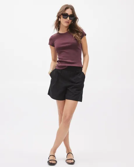 Short-Sleeve Ribbed Bodycon T-Shirt with Crew Neckline