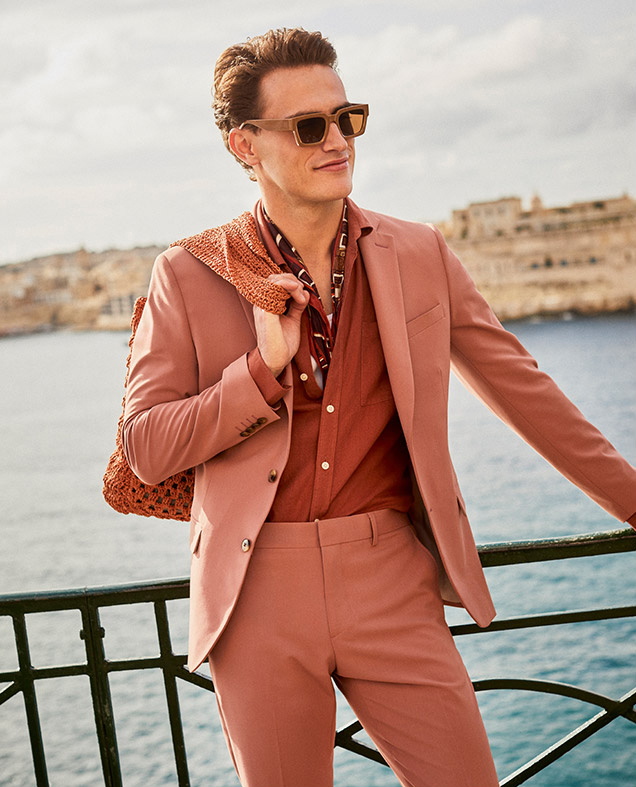The Best Accessories for Summer Suits